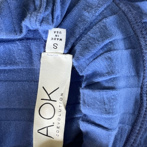 A Ok High Neck Blue Tank Top - Picture 3 of 4